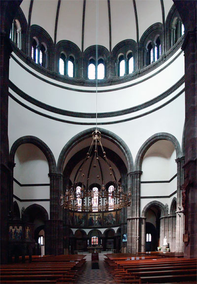 vue intérieur Eglise St Pierre le jeune Strasbourg